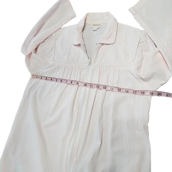 Vintage Barbizon Long Embroidered Nightgown Pajamas Pink White Seersucker Size S - Picture 10 of 16